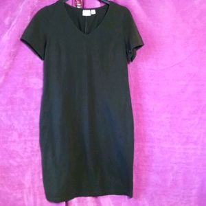 Olive green sheath by Women with Control Sz M